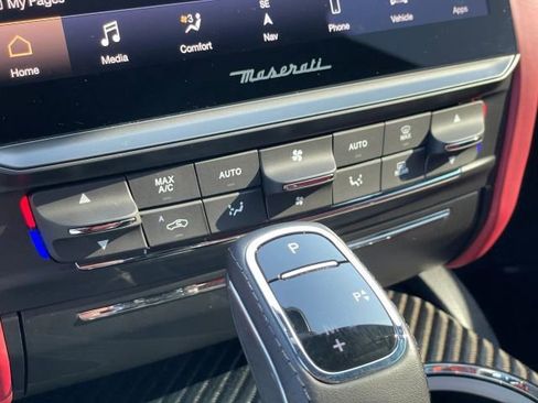 Used 2021 Maserati Quattroporte Trofeo image 36