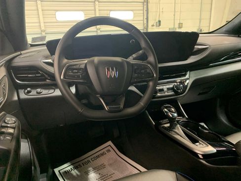 Used 2025 Buick Envista Sport Touring image 4