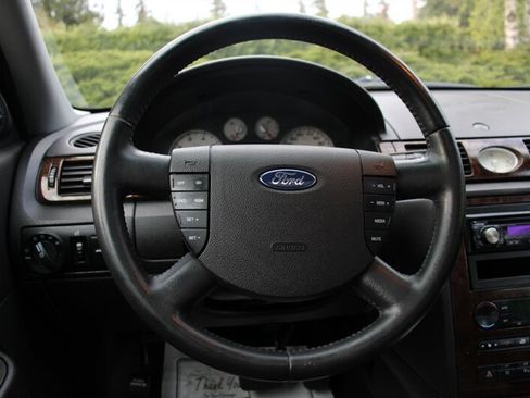 Used 2005 Ford Five Hundred Limited AWD/4WD image 18