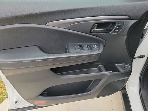 Used 2023 Honda Passport TrailSport image 16