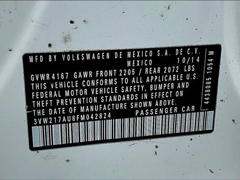 Used 2015 Volkswagen Golf S image 19