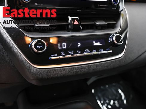 Used 2021 Toyota Corolla LE FWD image 19