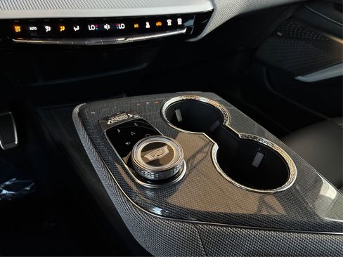 New 2026 Cadillac Optiq Luxury 1 image 27