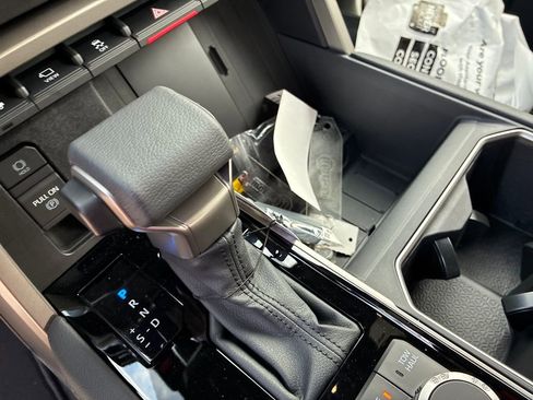 New 2026 Toyota Tundra Limited AWD/4WD image 28