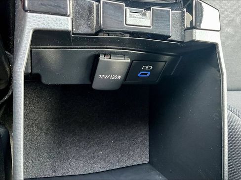 Used 2022 Toyota Corolla LE FWD image 17