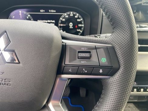 New 2025 Mitsubishi Outlander SE image 22