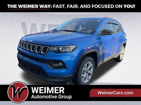 Used 2025 Jeep Compass Latitude AWD/4WD image 1