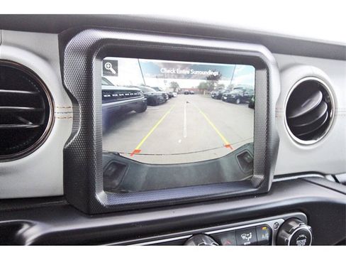 Used 2022 Jeep Gladiator Overland image 22