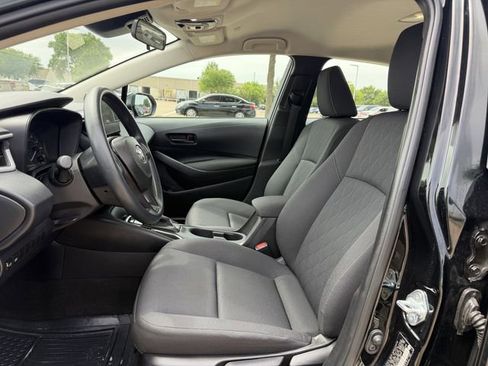 Used 2025 Toyota Corolla LE FWD image 23