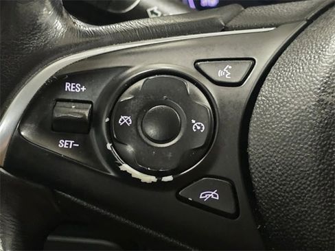 Used 2020 Buick Enclave Essence image 29