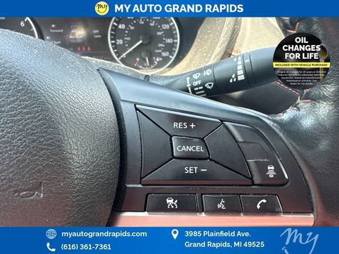 Used 2022 Nissan Sentra SR w/ SR Premium Package FWD image 6