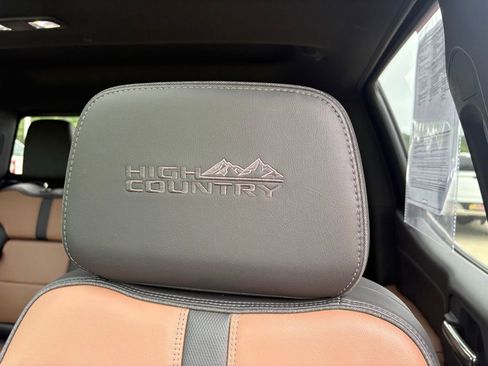 Used 2021 Chevrolet Silverado 1500 High Country w/ Technology Package AWD/4WD image 15