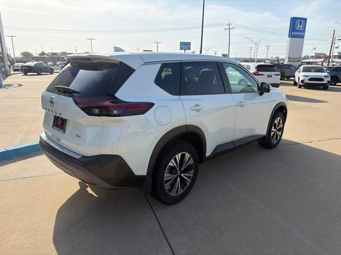Used 2021 Nissan Rogue SV FWD image 11