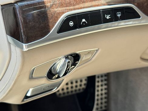 Used 2019 Mercedes-Benz S 560 Sedan image 16
