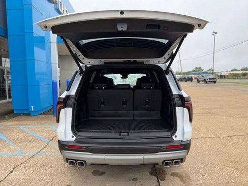 New 2026 Chevrolet Traverse Z71 w/ Enhanced Driving Package AWD/4WD image 14