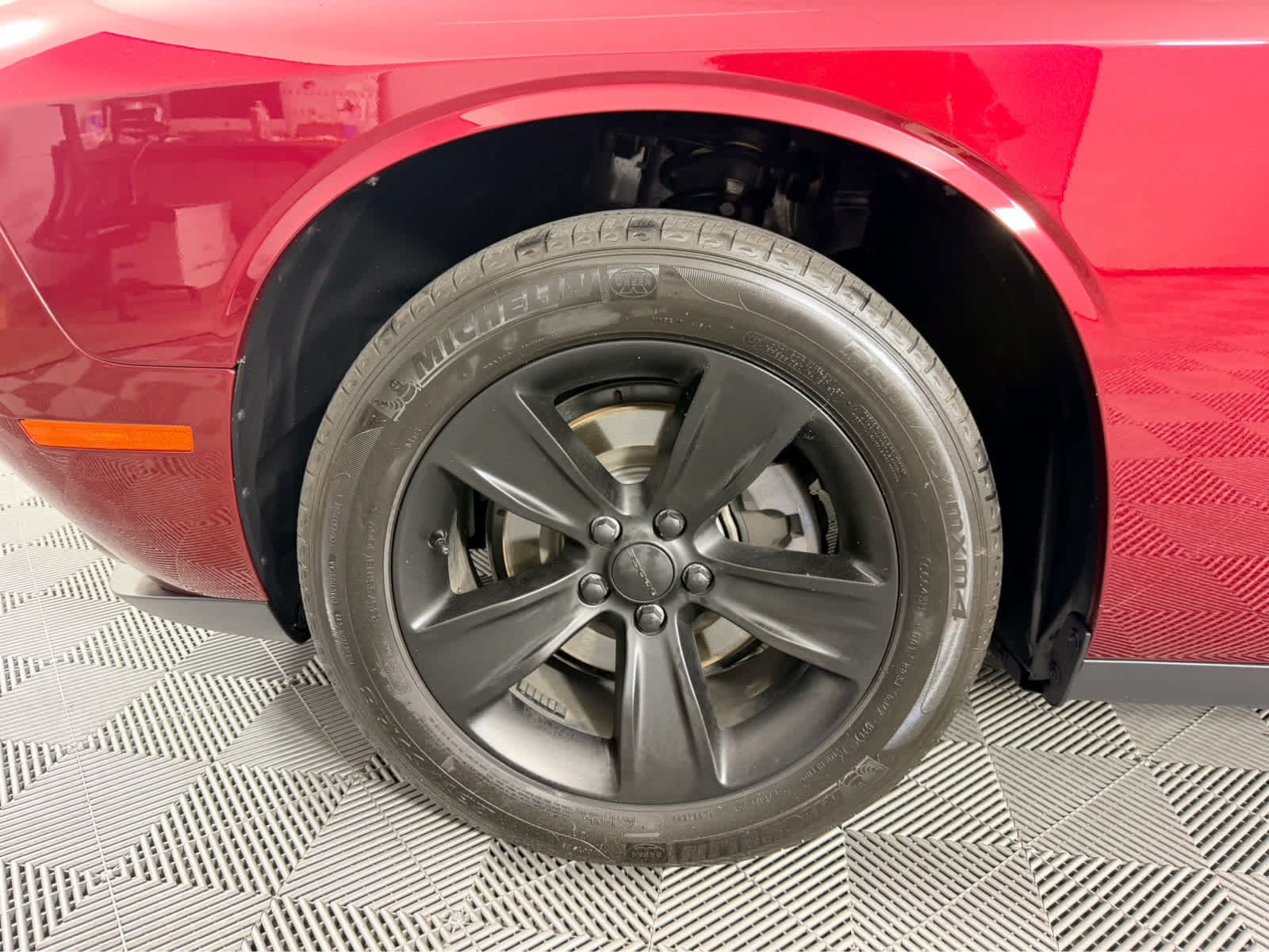 Used 2020 Dodge Challenger SXT RWD image 9