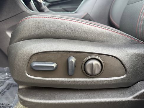 Used 2023 Chevrolet Equinox RS AWD/4WD image 10