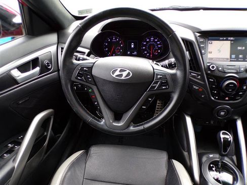 Used 2016 Hyundai Veloster Turbo w/ Option Group 04 FWD image 28