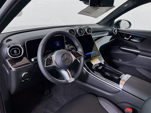 New 2025 Mercedes-Benz GLC 300 4MATIC image 9