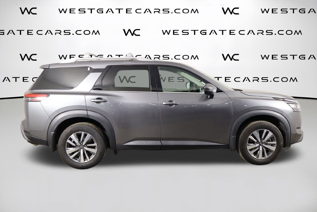 Used 2024 Nissan Pathfinder SL w/ Black Appearance Package FWD image 44
