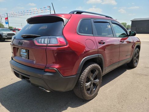 Used 2020 Jeep Cherokee Latitude Plus AWD/4WD image 4