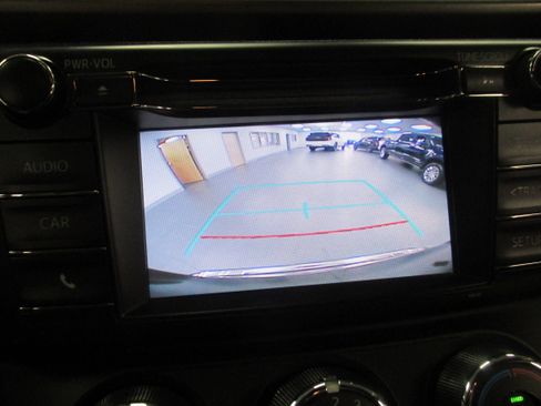 Used 2018 Toyota RAV4 LE w/ All Weather Liner Package AWD/4WD image 32