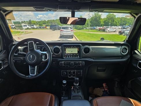 Used 2019 Jeep Wrangler Unlimited Sahara AWD/4WD image 5