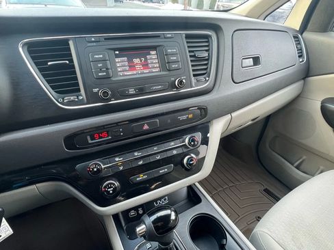 Used 2016 Kia Sedona LX w/ Option Group 020 image 18