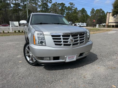 Used 2012 Cadillac Escalade Luxury image 35