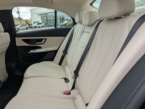 Used 2025 Mercedes-Benz E 350 Sedan image 14