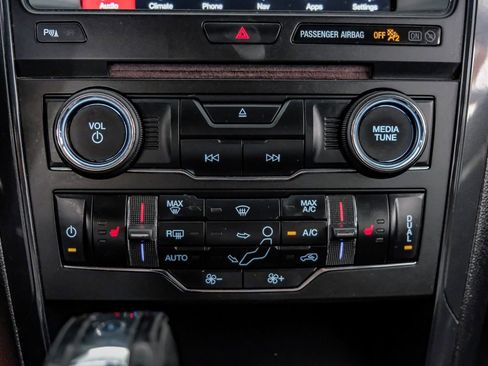 Used 2017 Ford Explorer XLT w/ Equipment Group 202A image 25