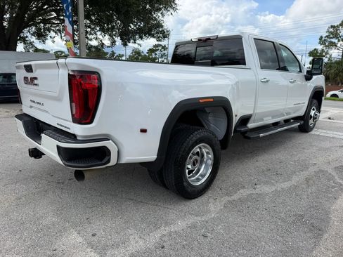 Used 2022 GMC Sierra 3500 Denali w/ Denali Ultimate Package AWD/4WD image 6