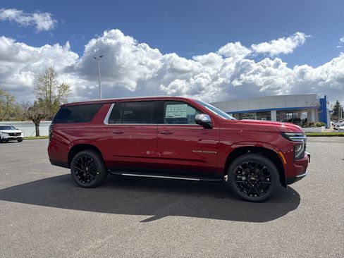 New 2026 Chevrolet Suburban Premier image 7