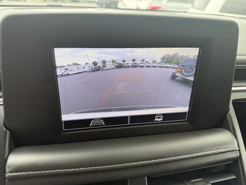 Used 2022 Chevrolet Suburban LS AWD/4WD image 27