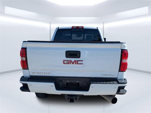 Used 2019 GMC Sierra 3500 Denali image 4