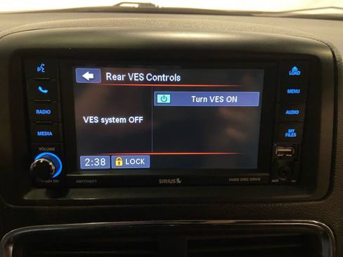 Used 2018 Dodge Grand Caravan SE image 40