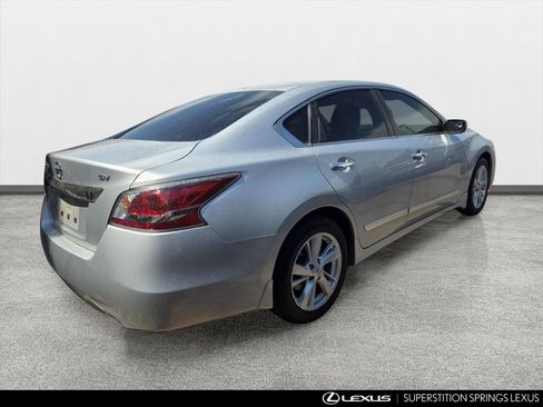 Used 2015 Nissan Altima 2.5 SV FWD image 3