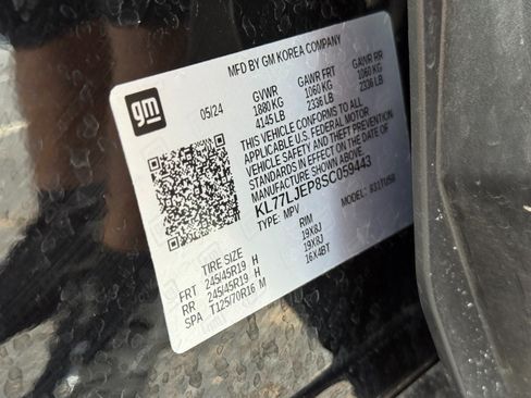 Used 2025 Chevrolet Trax RS FWD image 42