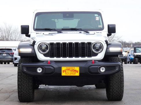 Used 2025 Jeep Wrangler Unlimited Rubicon image 5