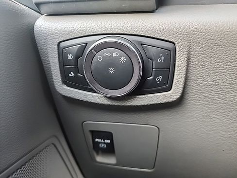 Used 2019 Ford F150 XLT w/ Heavy-Duty Payload Package image 29