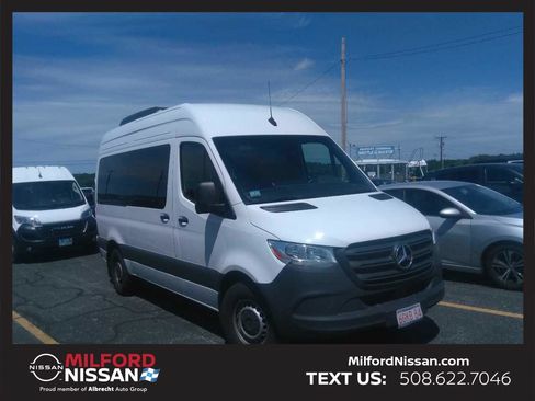 Used 2024 Mercedes-Benz Sprinter 2500 image 4