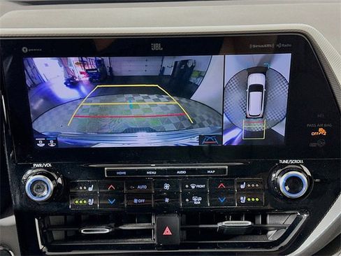 Used 2022 Toyota Highlander Platinum image 17