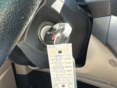 Used 2018 Ford Escape SEL FWD image 18