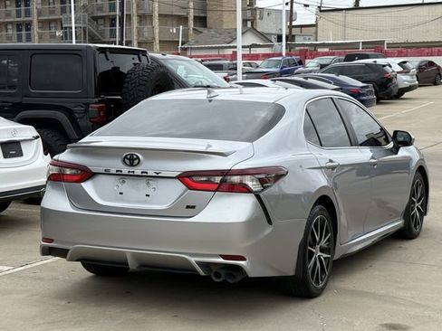 Used 2024 Toyota Camry SE w/ Convenience Package image 4
