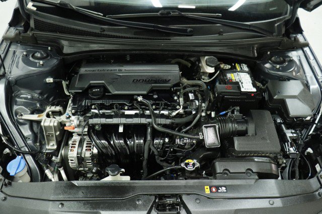 Used 2023 Hyundai Elantra SEL FWD image 32