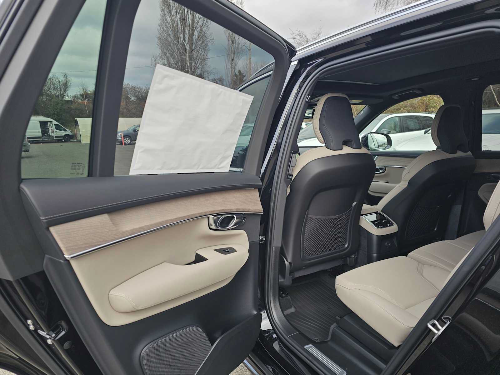 New 2026 Volvo XC90 T8 Plus w/ Protection Package AWD/4WD image 19