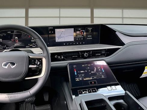 Certified 2026 INFINITI QX80 Autograph image 6