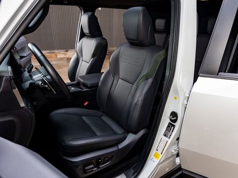 Used 2025 Lexus GX 550 AWD/4WD image 29