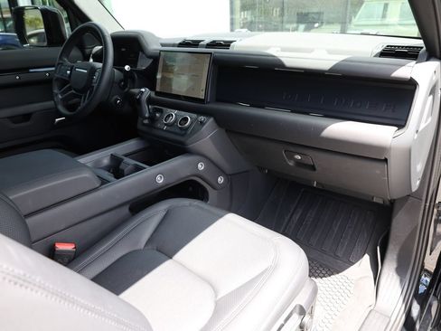 Used 2025 Land Rover Defender 90 S AWD/4WD image 18