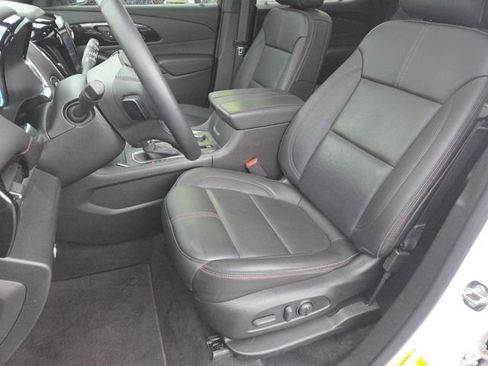 Certified 2023 Chevrolet Traverse RS image 36